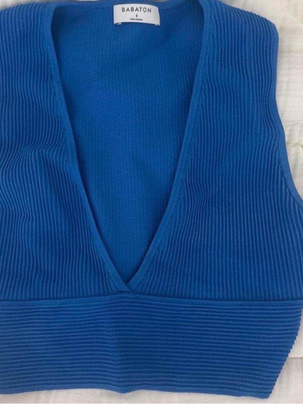 Babaton Cobalt Ribbed V-Neck Crop Tank